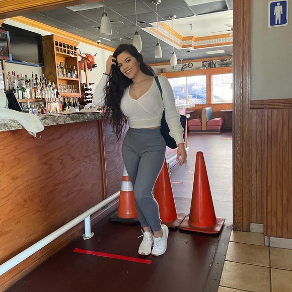 Meet your Posher, Andrea - Picture 1 of 1